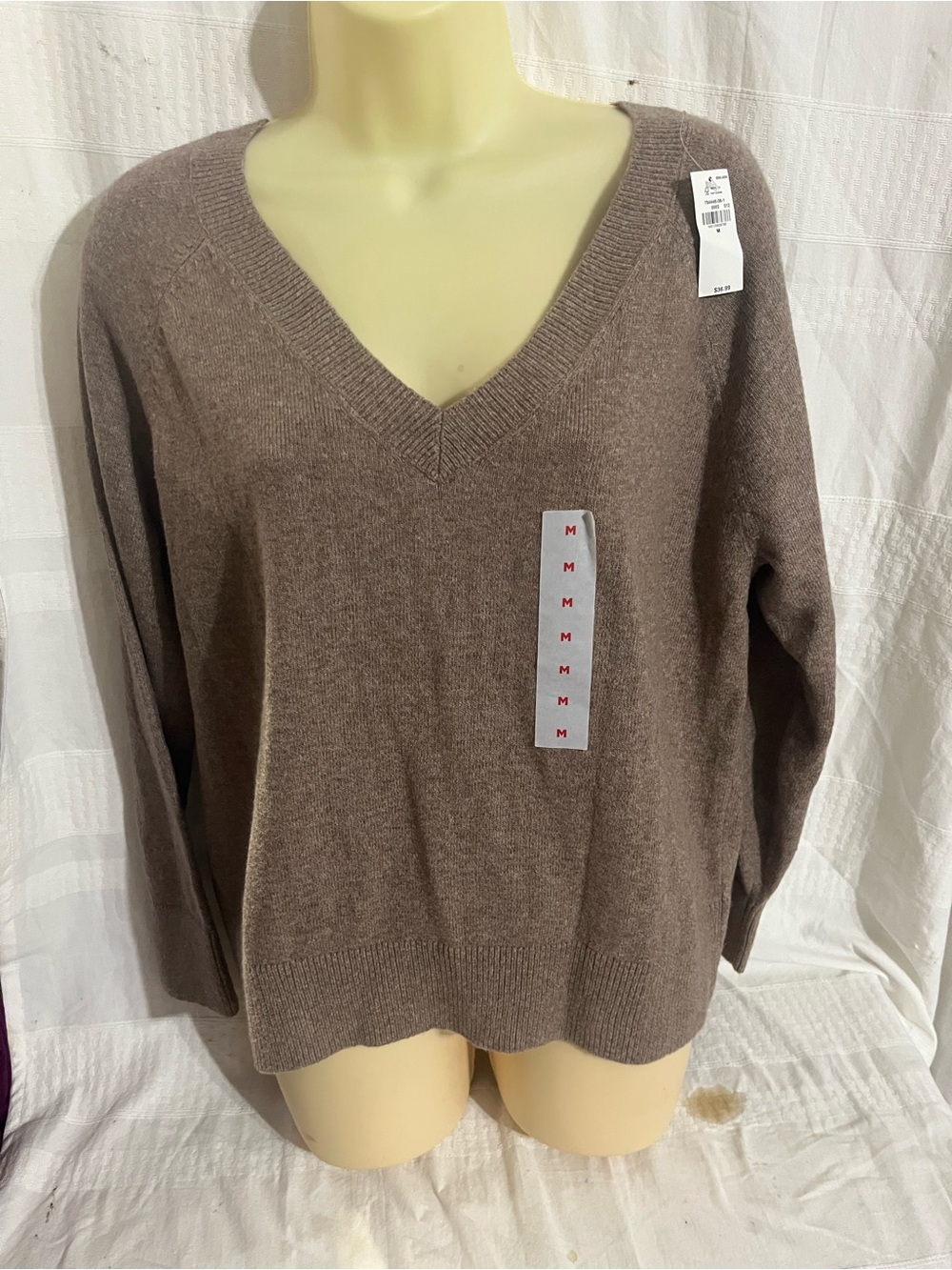Old Navy Women's V-Neck Sweater in Taupe Brown